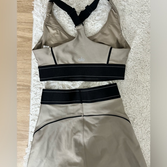 ALO YOGA LEGGING & BRA SET - Picture 3 of 7